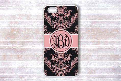 customized monogram iphone cases.